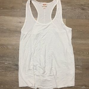 Simple white tank